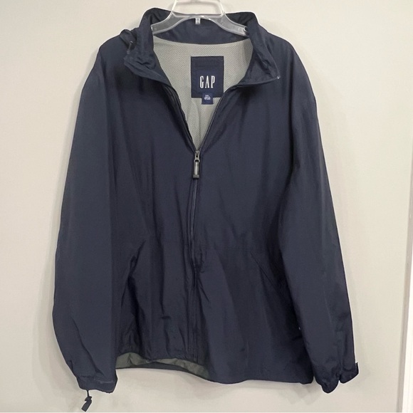 GAP Men's Navy Windbreaker raincoat with hood size 2XL - Picture 1 of 3